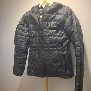 Womens Hooded Columbia Thermal Coil Puffer Jacket - Size Medium